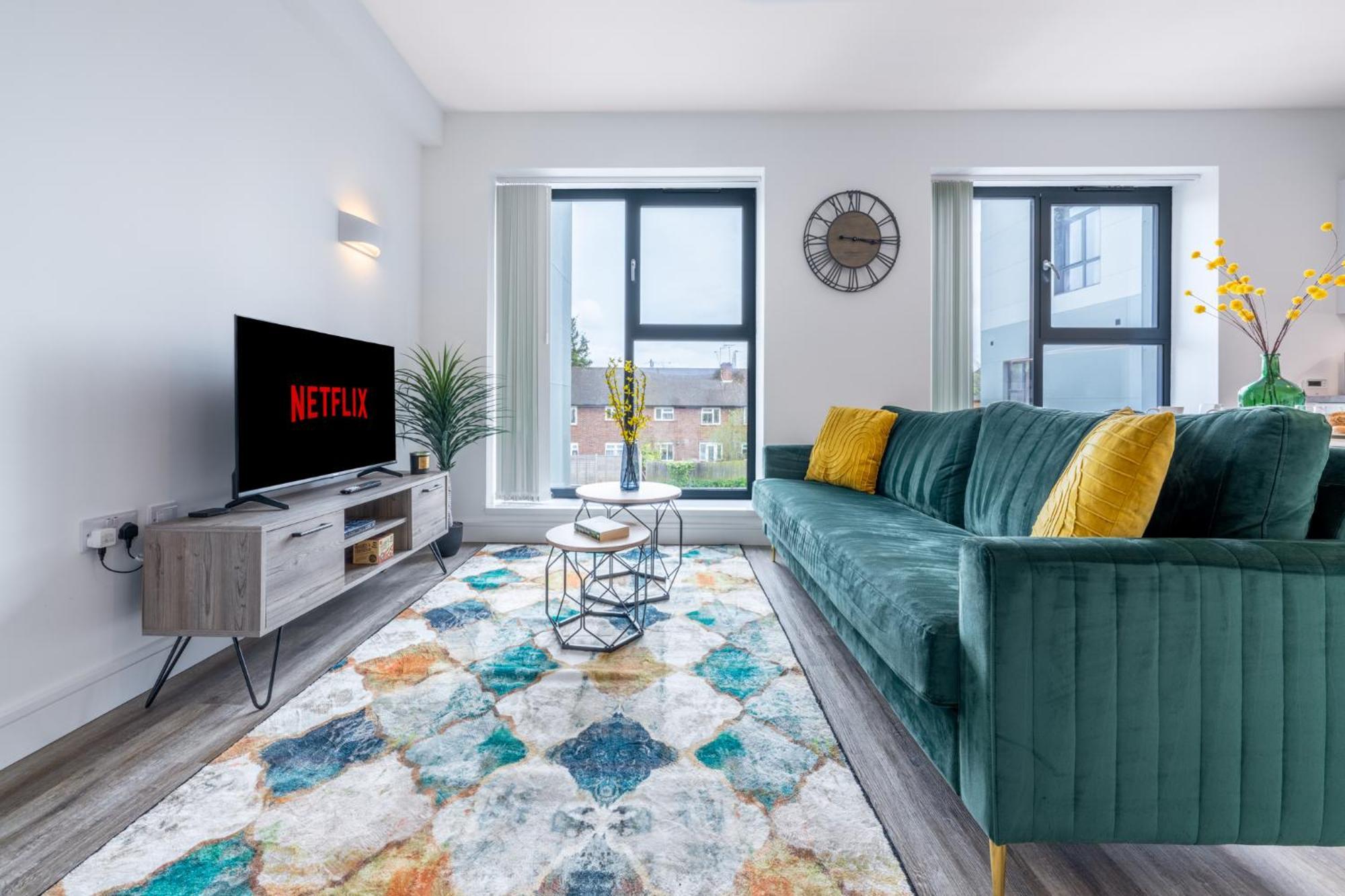 Potters Bar - Free Parking - Private Bathroom - Netflix - 4 Mins Walk To Station - 20 Mins Direct Trains To London ภายนอก รูปภาพ